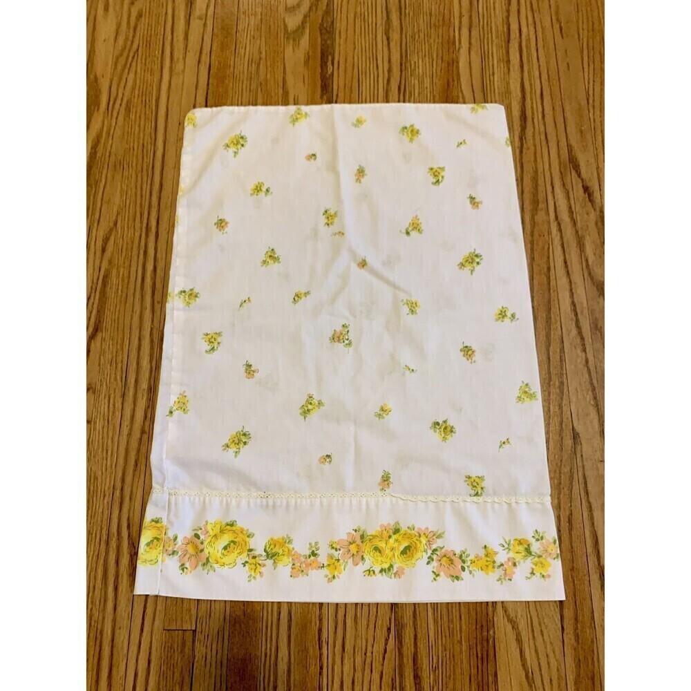 Vtg Mohawk  Standard Muslin Pillowcase Newcastle Yellow Floral Lace Scallop 70s